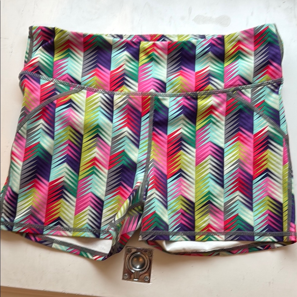 Fabletics size Medium Colorful Women's Chevron Pattern Shorts